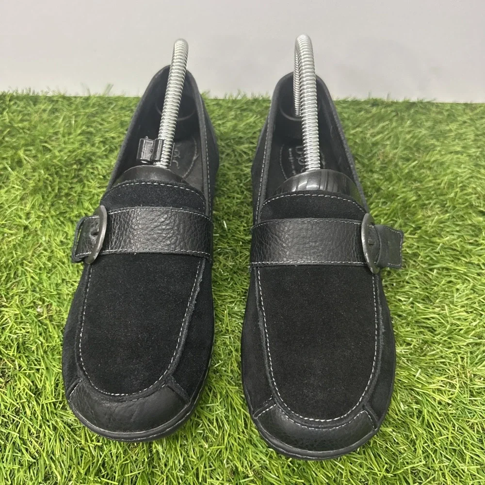 Born b.o. c Womens Erna Loafers Size 7.5 Black Suede Slip On Flat Shoes Buckles - Picture 2 of 7